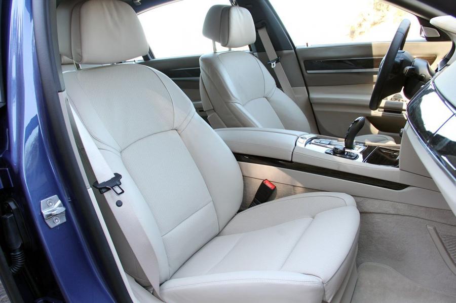 Интерьер Alpina B7 Bi-Turbo (F01) 2012 года  (фото 30 из 80)